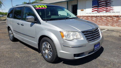 2008 Chrysler Town and Country for sale at Sand Mountain Motors in Fallon NV
