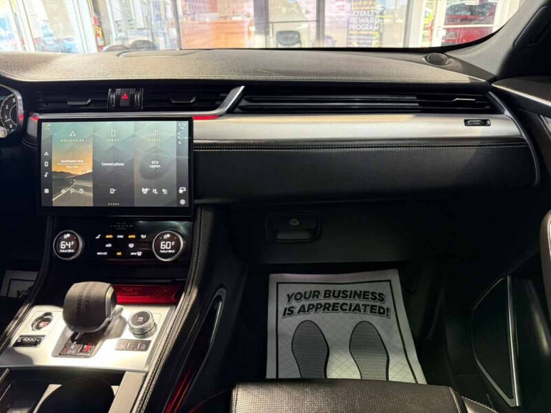 2023 Jaguar F-PACE P400 R-Dynamic S