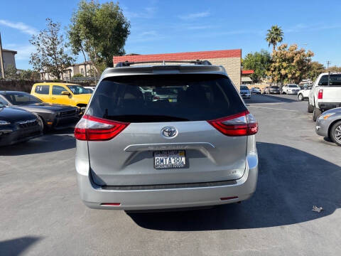 2020 Toyota Sienna LE 8-Passenger