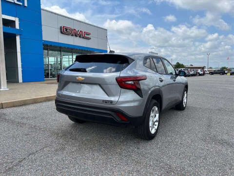 2025 Chevrolet Trax LS