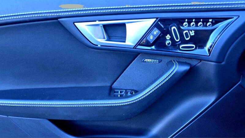 2016 Jaguar F-TYPE R