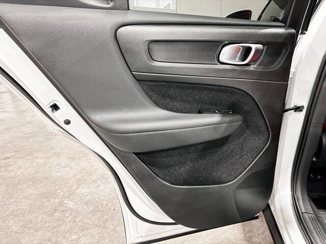 2019 Volvo XC40 T5 Momentum