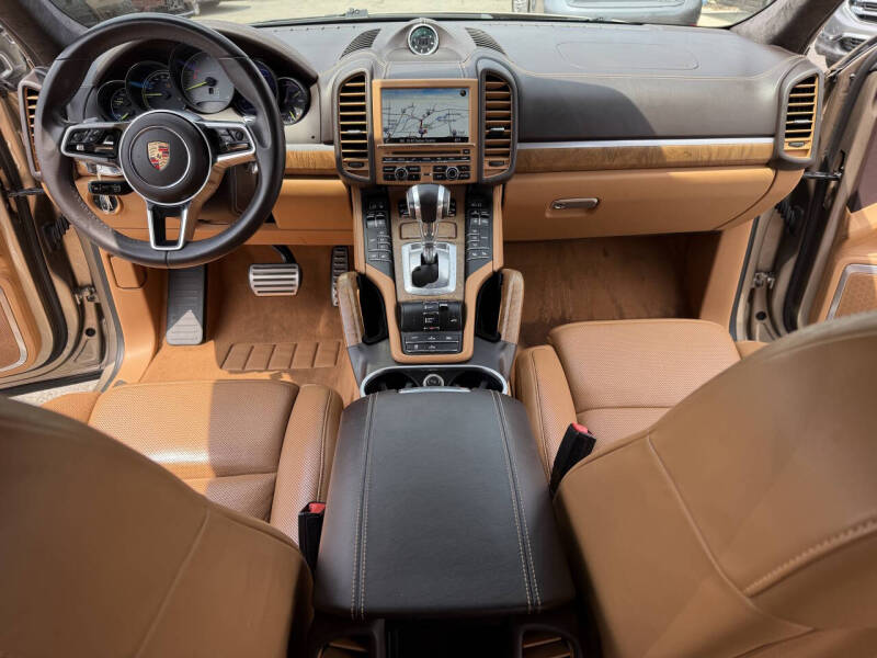 2015 Porsche Cayenne S E-Hybrid