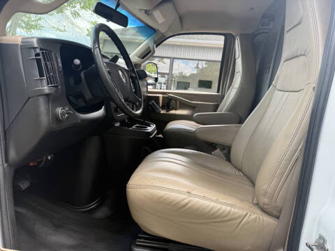 2023 Chevrolet Express 3500