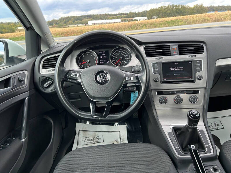 2016 Volkswagen Golf TSI S