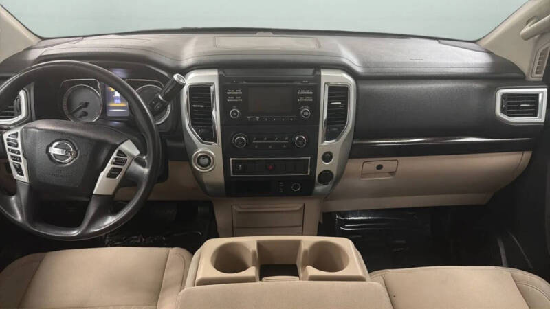2017 Nissan Titan