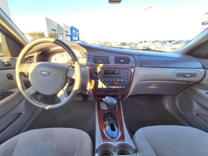 2006 Ford Taurus SEL