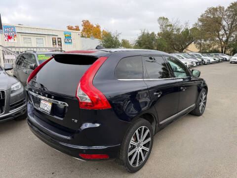 2016 Volvo XC60 T5 Drive-E Platinum