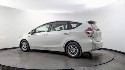 2015 Toyota Prius v Four