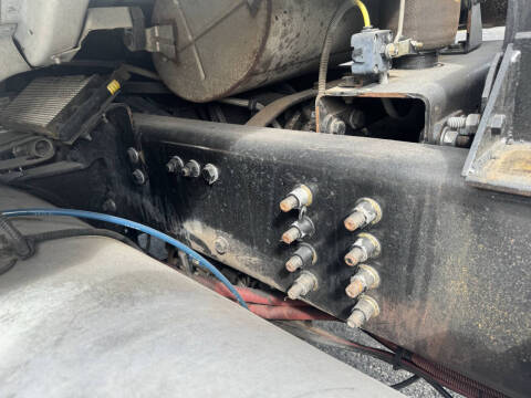 2005 Freightliner M2 112