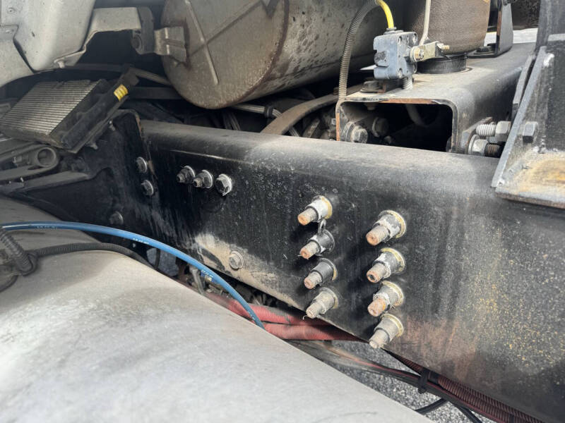 2005 Freightliner M2 112