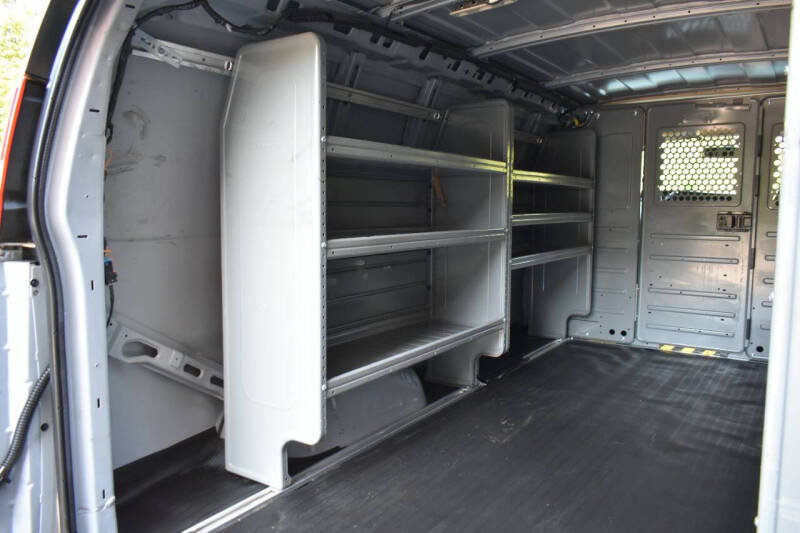 2022 GMC Savana 2500