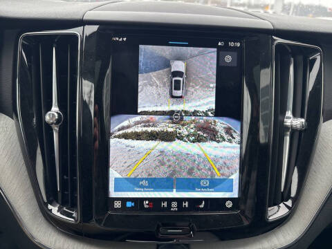 2025 Volvo XC60 B5 Plus Dark Theme