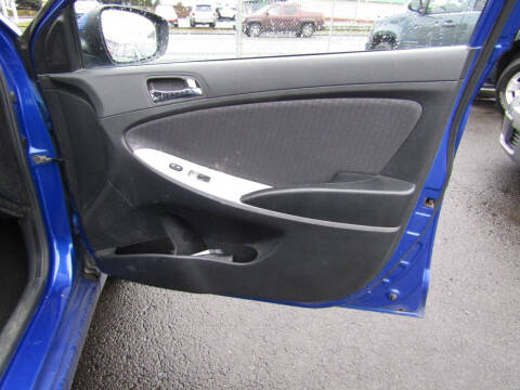 2012 Hyundai Accent SE