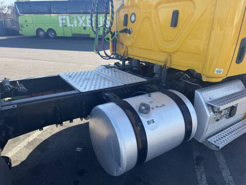 2020 Freightliner Cascadia