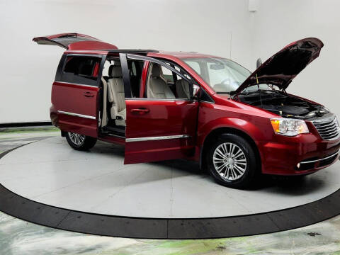 2013 Chrysler Town and Country Touring-L