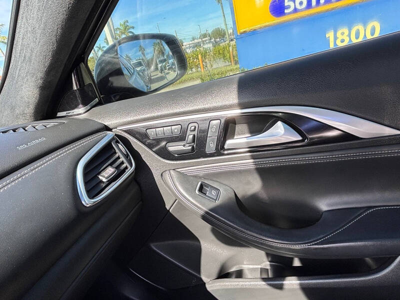 2017 Infiniti QX30 Sport