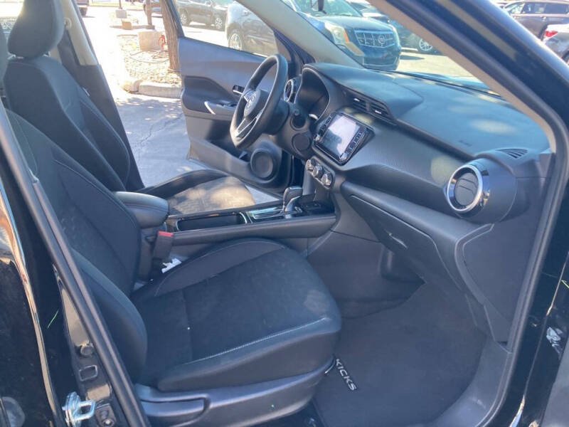 2024 Nissan Kicks SV