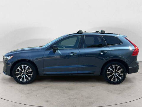 2024 Volvo XC60 B5 Core Dark Theme