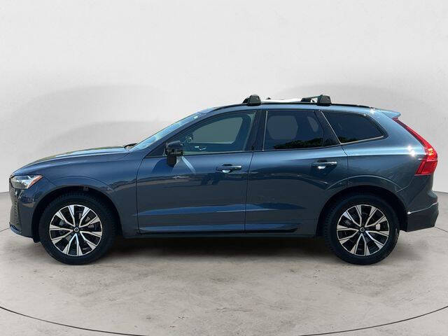 2024 Volvo XC60 B5 Core Dark Theme