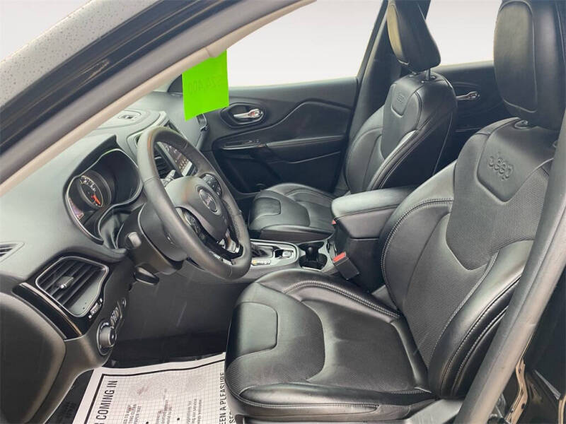 2023 Jeep Cherokee Altitude Lux