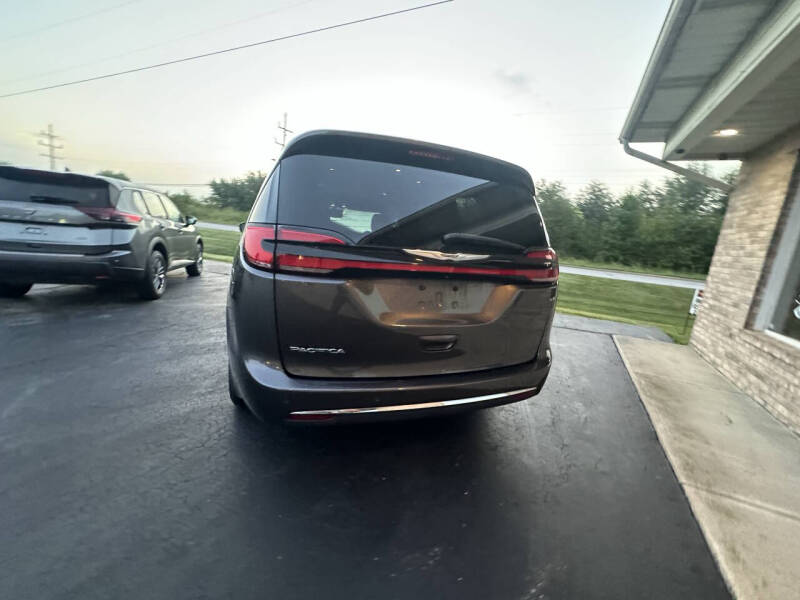 2022 Chrysler Pacifica Touring L