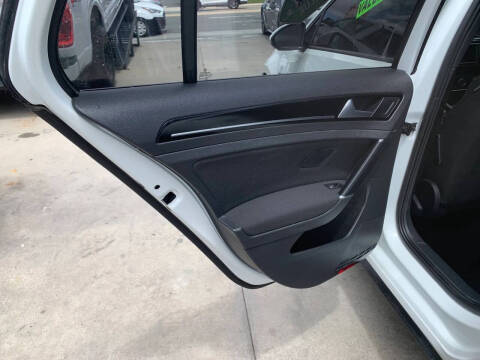 2017 Volkswagen Golf GTI S