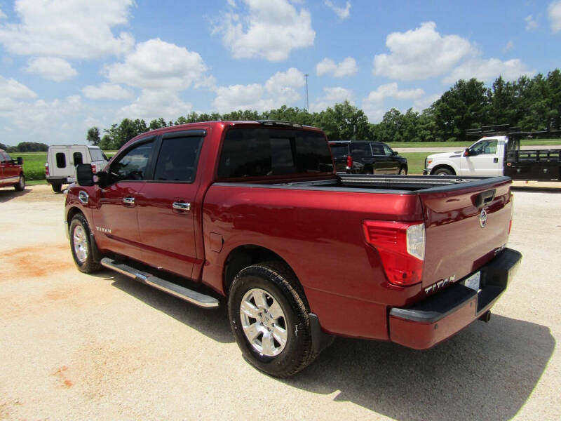 2017 Nissan Titan SV