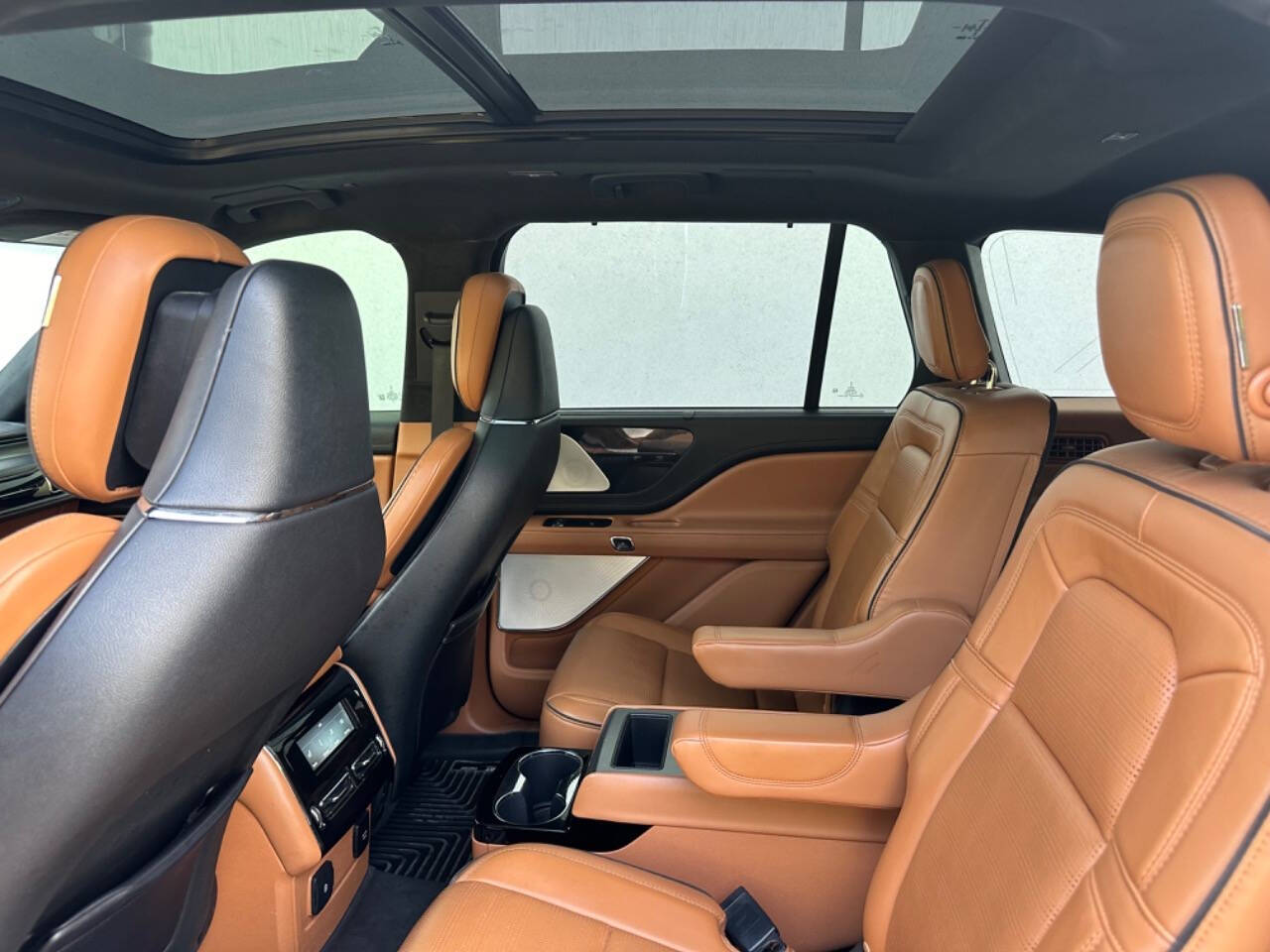 2020 Lincoln Aviator for sale at Phoenix Motor Co in Romulus, MI