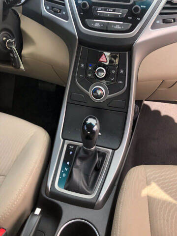 2014 Hyundai Elantra SE