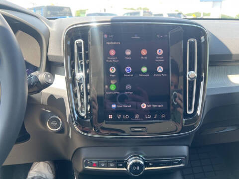 2026 Volvo XC40 B5 Plus