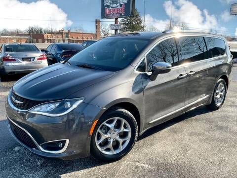 2018 Chrysler Pacifica for sale at Featherston Motors in Lexington KY