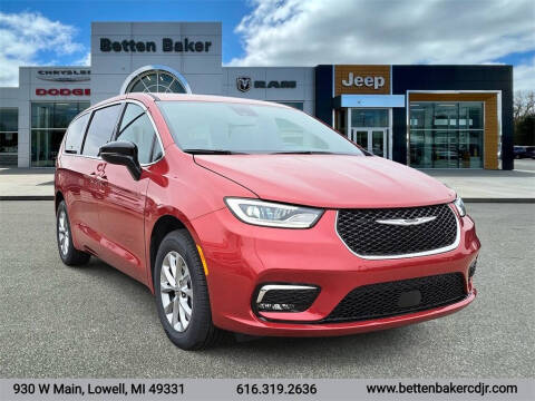 2025 Chrysler Pacifica for sale at Betten Baker Chrysler Dodge Jeep Ram in Lowell MI