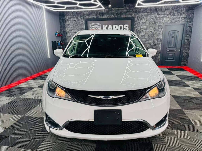 2020 Chrysler Pacifica Touring