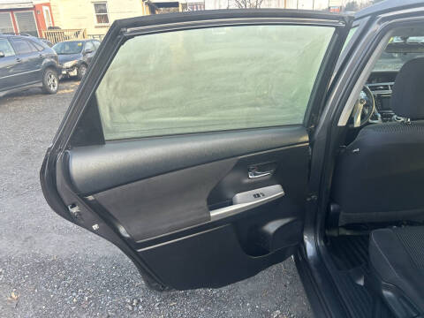 2016 Toyota Prius v Two