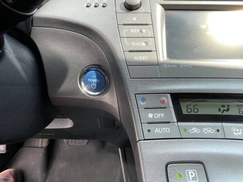 2014 Toyota Prius Three