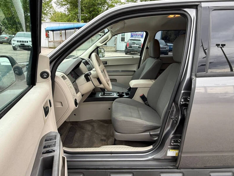 2010 Ford Escape XLS