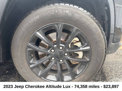 2023 Jeep Cherokee Altitude Lux