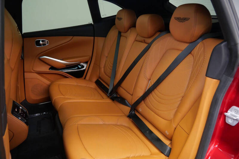 2023 Aston Martin DBX 707