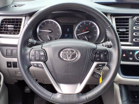 2015 Toyota Highlander LE