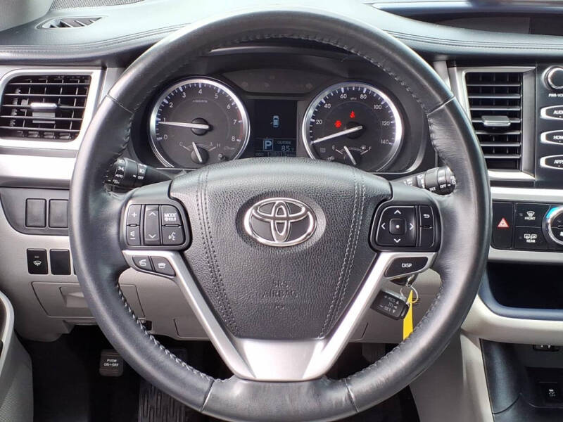 2015 Toyota Highlander LE