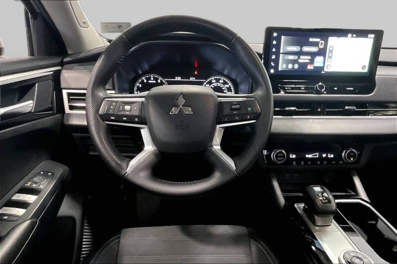 2025 Mitsubishi Outlander