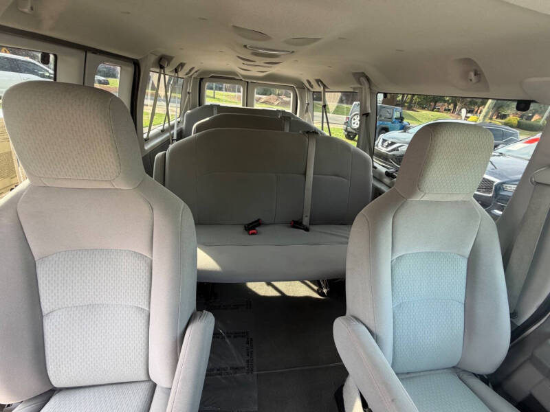 2010 Ford E-Series E-350 SD XL