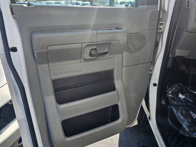 2017 Ford E-Series E-450 SD