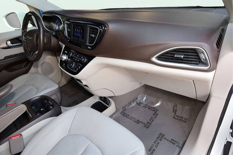 2018 Chrysler Pacifica Touring L
