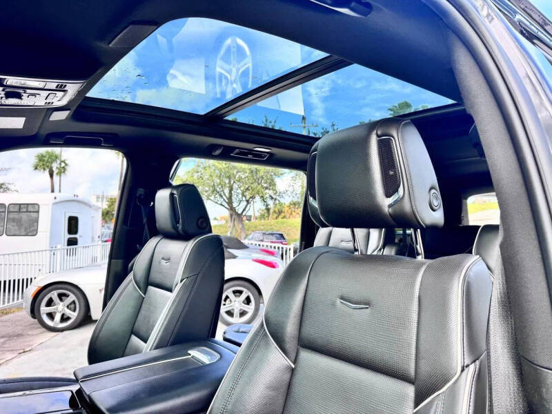 2023 Cadillac Escalade ESV Premium Luxury