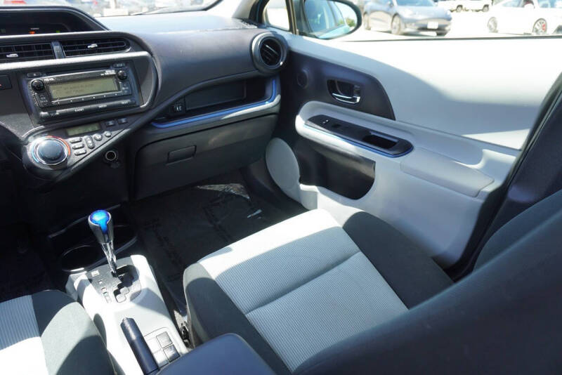 2013 Toyota Prius c Four