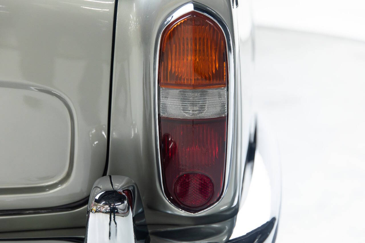 1967 Bentley T1 Saloon 56