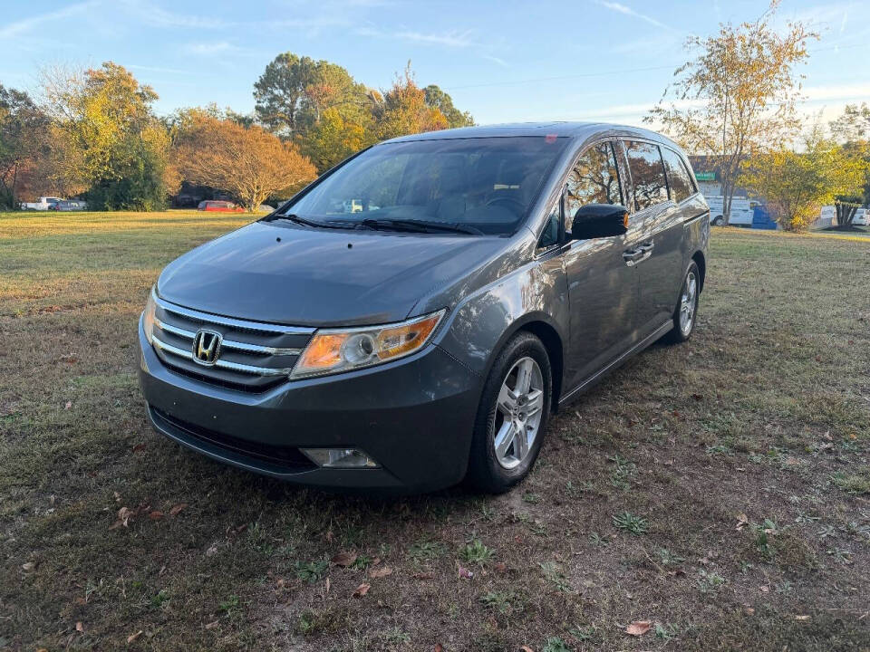 2012 Honda Odyssey Touring's photo
