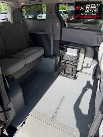 2018 Toyota Sienna LE Mobility 7-Passenger